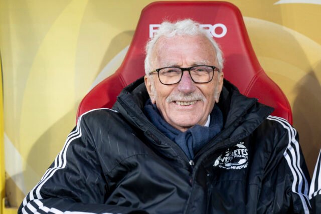 Jacques Vendroux tiết lộ khủng khiếp: “Tôi xin nghỉ vì