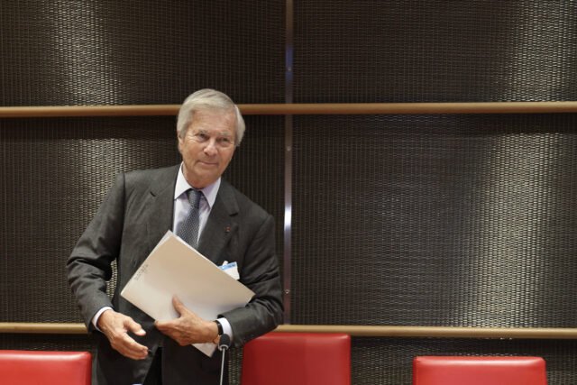 Cuộc tấn công của Vincent Bolloré vào nghệ thuật thứ