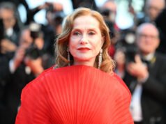 Ở tuổi 73, Isabelle Huppert gây sốc cho Croisette với bộ trang phục Gucci màu đỏ làm rung chuyển quy mô tại Cannes 2026