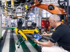 Nhà máy Mercedes-Benz ở Düsseldorf sử dụng chó robot