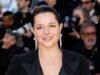 Liên hoan phim Cannes: “Một chiếc quần lót màu ngọc lam!”, Laure Calamy kể một giai thoại thú vị về việc cô leo cầu thang