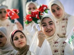 “Ngày hạnh phúc nhất đời chúng tôi”: Người dân Gaza tổ chức đám cưới tập thể giữa đống đổ nát