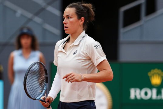 Loïs Boisson phát biểu trước khi bước vào Strasbourg Internationaux