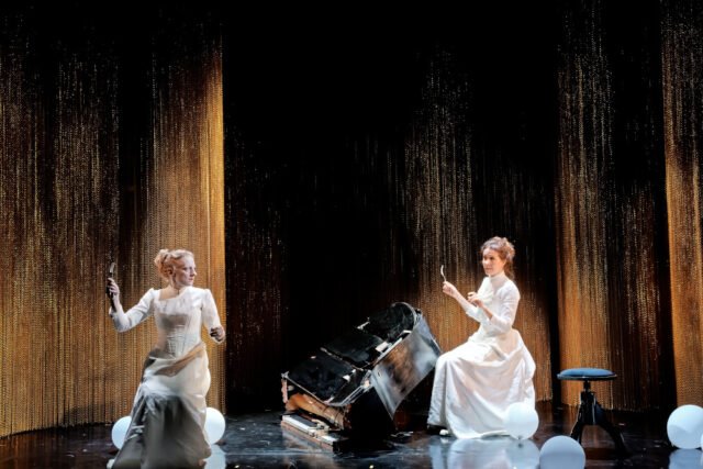 Tài năng của Florent Siaud thắp sáng Studio-Théâtre de la
