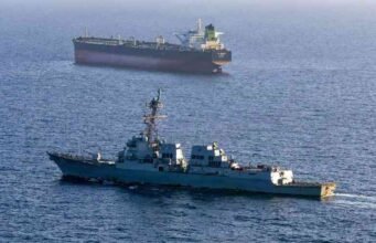 Iran đáp lại đề xuất hòa bình của Mỹ khi máy bay không người lái tấn công vùng Vịnh
