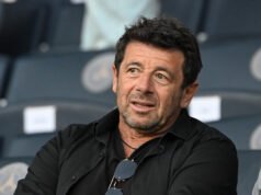Patrick Bruel bị buộc tội hiếp dâm: cuộc khám xét này diễn ra trong căn hộ ba tầng ở Paris của anh ta