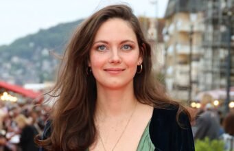 Nelly Auteuil: mẹ cô là ai, một nữ diễn viên rất nổi tiếng?