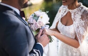 Lấy nhau từ cái nhìn đầu tiên: thí sinh bị cưỡng hiếp trên phim trường? Họ tố cáo “sự ngược đãi của truyền hình”
