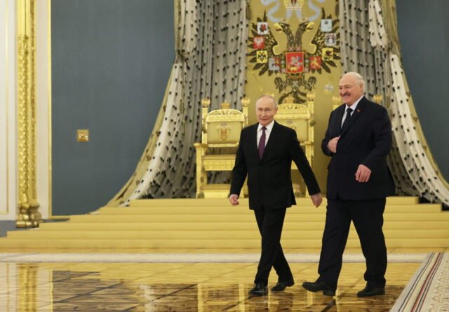 Putin kéo Belarus sâu hơn vào cuộc xâm lược Ukraine