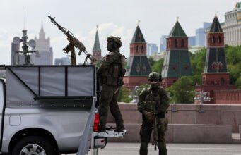 Từ Moscow đến Crimea, Ukraine thắng cuộc chiến máy bay không người lái trước Nga