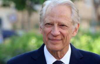 Dominique de Villepin là mục tiêu điều tra vì các bức tượng nhỏ