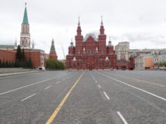 Zelensky làm mưa làm gió trong cuộc diễu hành của Putin: Kyiv và Moscow tuyên bố ngừng bắn đối thủ