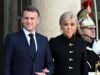 Emmanuel và Brigitte Macron được nhìn thấy tại La Rotonde: khoảnh khắc đồng lõa này khác xa với tin đồn ngoại tình