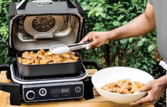 Món thịt nướng điện 7 trong 1 Ninja Woodfire này cuối cùng cũng có giá cực tốt trước mùa hè