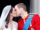Kate và William: Một miếng bánh cưới 15 năm tuổi của họ sẽ được bán với giá điên rồ