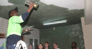 Hệ thống sơn mới nhằm làm đẹp lớp hoàn thiện tòa nhà ở Kenya