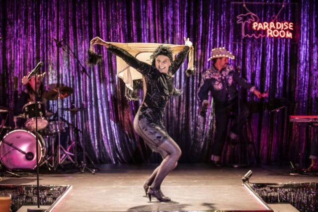 “Edith Beale tại Reno Sweeney”, nhà hát âm nhạc kỳ