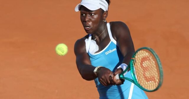 Quốc tế Strasbourg. Khoe ngực, thi đấu marathon... Victoria Mboko