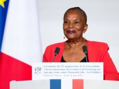 Emmanuel Macron thừa nhận: “Bản sắc nước Pháp được tạo nên từ những câu chuyện vĩ đại và những tội ác vĩ đại”