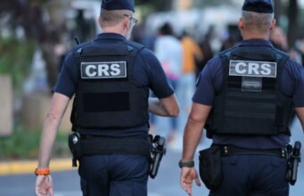 Paris. 35 người bị bắt bên lề trận chung kết Cúp bóng đá Pháp giữa Lens và Nice