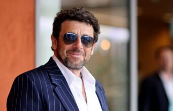 Patrick Bruel, “nhân vật được kính trọng” khi đứng lên chống lại phe cực hữu
