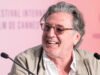 Daniel Auteuil không thể nhận ra ở Cannes, fan bàng hoàng: “Giống người sói!”