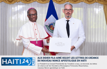 Alix Didier Fils-Aimé nhận giấy ủy nhiệm của tân Sứ thần Tòa thánh tại Haiti. Tin tức mới nhất từ Haiti: Chính trị, An ninh, Kinh tế, Văn hóa.