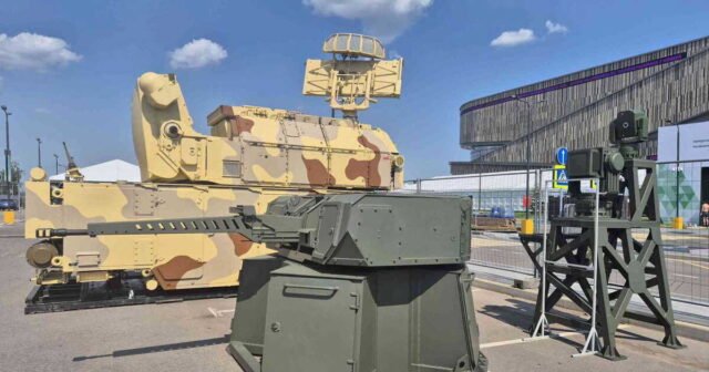 Chiến tranh ở Ukraine: Nga triển khai Thành cổ ZAK-30