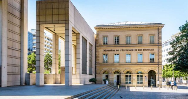 Tại sao S&P duy trì xếp hạng của Pháp ở