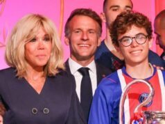 Brigitte và Emmanuel Macron: cử chỉ này dành cho Ousmane Dembélé tại Elysée sau lễ đăng quang của PSG đã không được chú ý