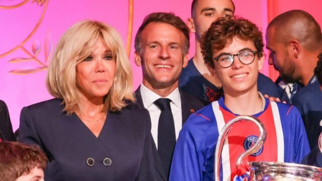 Brigitte và Emmanuel Macron: cử chỉ này dành cho Ousmane