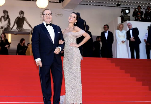 Bị Hollywood tẩy chay, Kevin Spacey bước lên thềm LHP