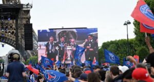 Bóng đá trực tiếp. Cầu thủ PSG đã trở lại Pháp, theo dõi cuộc diễu hành của các nhà vô địch châu Âu trên Champ-de-Mars
