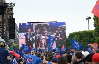 Bóng đá trực tiếp. Cầu thủ PSG đã trở lại Pháp, theo dõi cuộc diễu hành của các nhà vô địch châu Âu trên Champ-de-Mars