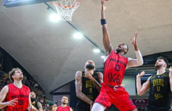 Bóng rổ. Thật là một màn trình diễn của Mulhouse Mustang chống lại Fos! Trận bán kết play-off khởi đầu tốt đẹp