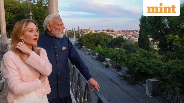 Các bức ảnh của Thủ tướng Modi, Đấu trường La