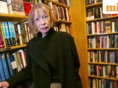 Câu nói trong ngày của Joan Didion: “Sự sẵn sàng chấp nhận trách nhiệm đối với cuộc sống của chính mình là…. »
