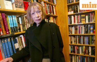 Câu nói trong ngày của Joan Didion: “Sự sẵn sàng chấp nhận trách nhiệm đối với cuộc sống của chính mình là…. »