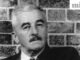 Câu nói trong ngày của William Faulkner: “Bạn không thể bơi đến những chân trời mới” – bài học cuộc sống về quá trình trưởng thành từ tiểu thuyết gia người Mỹ