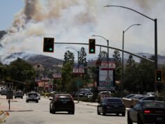 Cháy rừng ở California ở đồi Simi Valley đe dọa nhà cửa, khiến phải sơ tán khẩn cấp