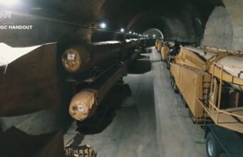 Chiến tranh ở Trung Đông: Iran đang xây dựng lại kho tên lửa và máy bay không người lái nhanh hơn nhiều so với dự kiến, khiến Donald Trump mất tinh thần