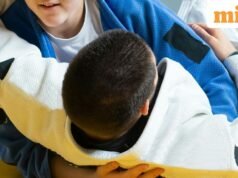 Chú rể đấu với cô dâu: Các cặp đôi tranh nhau trong đám cưới để quyết định ai sẽ làm việc nhà; người thua cuộc nói: “Tất nhiên là tôi phải thua”