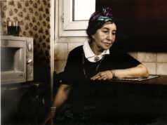 “Chúc mừng tất cả những người mẹ vô hình”: Messaouda, 90 tuổi, cuối đời bên gia đình