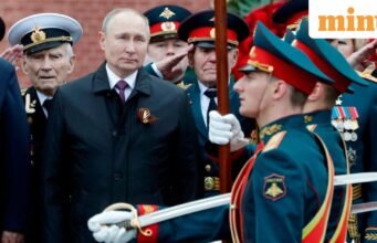 Cựu nhân viên Điện Kremlin cảnh báo giới tinh hoa và dư luận Nga đang quay lưng lại với Putin