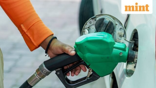 Giá xăng, dầu diesel tăng lần thứ 4: Tra cứu