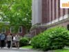 Harvard chuyển sang hạn chế điểm A trong các khóa học đại học để tăng cường tiêu chuẩn học tập