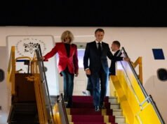 Mọi người. Tin nhắn từ Emmanuel Macron gửi một nữ diễn viên? Một nhà báo đưa ra phiên bản về cái tát của Brigitte