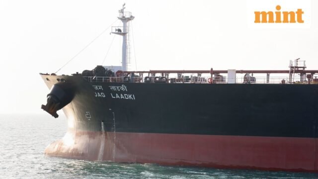 Mỹ và Iran đang tranh chấp về eo biển Hormuz,