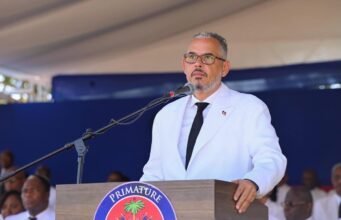 Ngày chào cờ: Alix Didier Fils-Aimé kêu gọi người dân Haiti kết nối lại với tinh thần của Đại hội Arcahaie và tái khẳng định cam kết chống lại tình trạng bất an và ủng hộ cuộc bầu cử Tin tức mới nhất từ Haiti: Chính trị, An ninh, Kinh tế, Văn hóa.