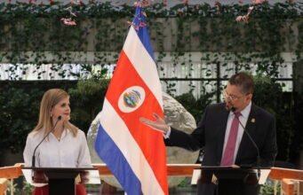 Nghịch lý về tính liên tục chính trị ở Costa Rica